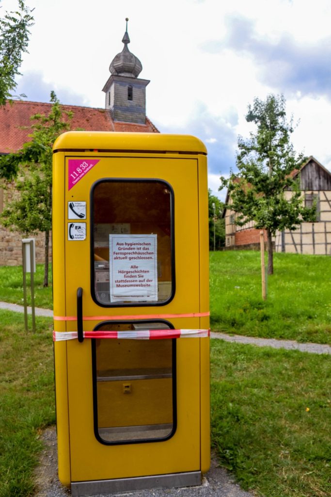 Telefonzelle im Freilandmuseum Fladungen