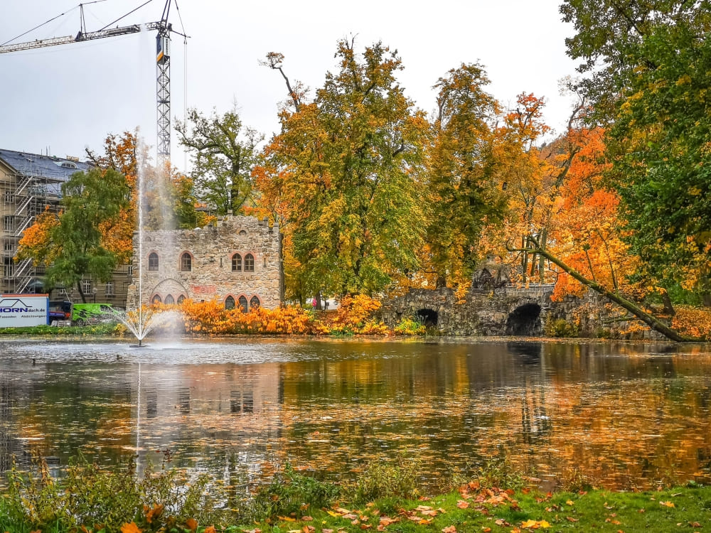 Ruine im englischen Garten Meiningen