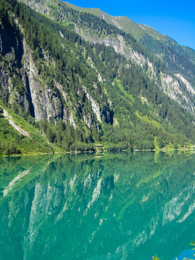 Unterwegs am Stillup-Stausee in Tirol