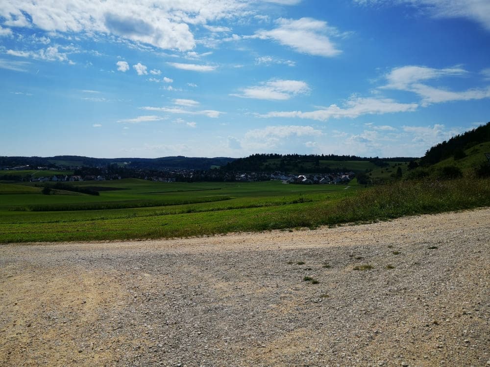 Der Rückweg zum Parkplatz bei Gruorn