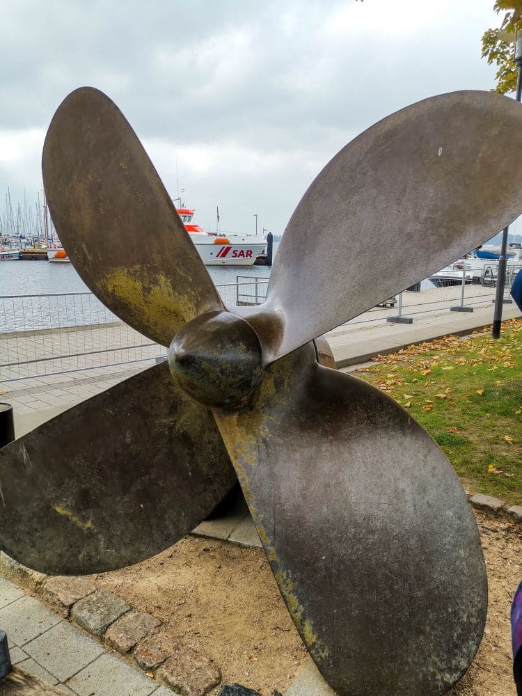 Die Schiffschraube am Hafen von Laboe