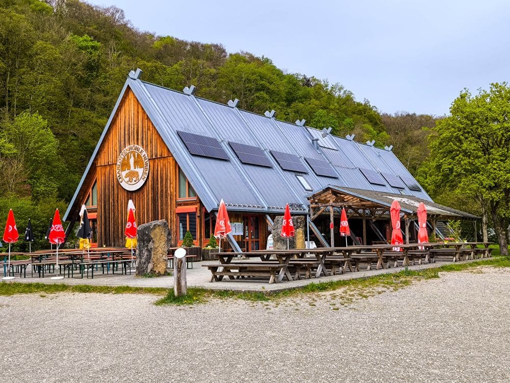 Das Höhlenhaus an der Charlottenhöhle