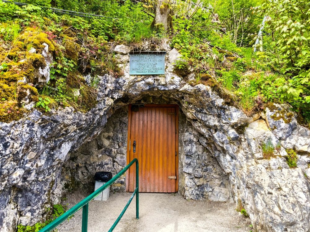 Der Eingang zur Charlottenhöhle