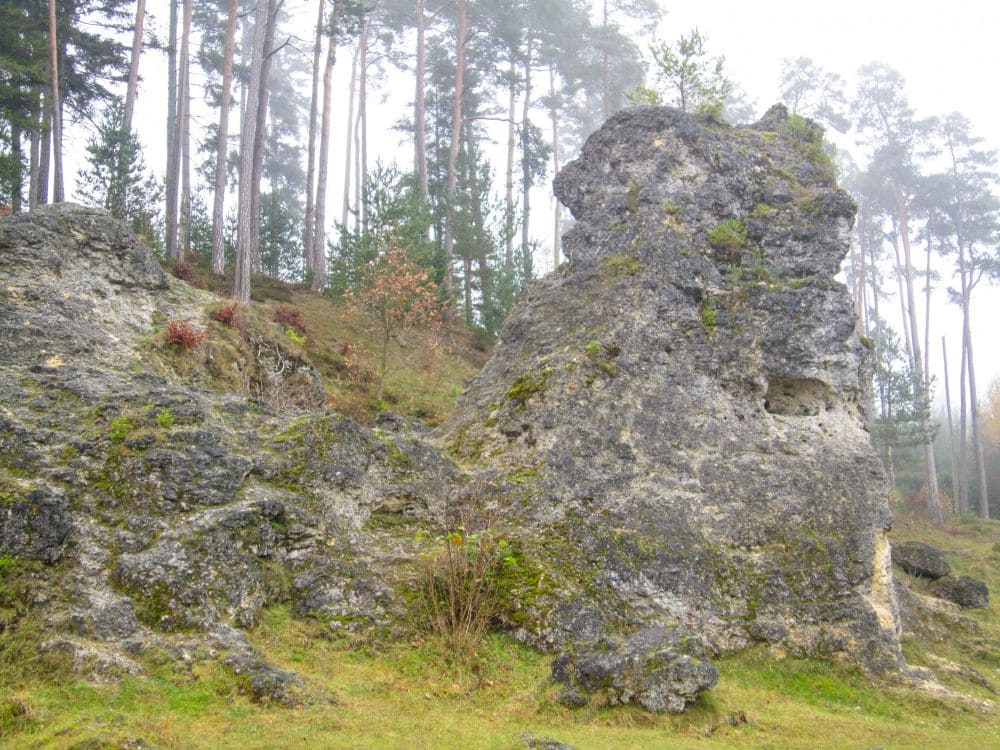 Eine nebelige Wanderung durch das Felsenmeer im Wental